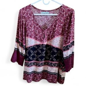 Maurices Sz Sm V-Neck 3/4 Bell Sleeves Burgundy & Black Floral Blouse Flowy Fit